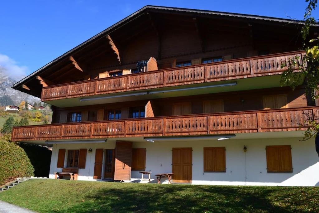 Cozy Apartment In The Heart Of The Alps Château-d'Oex Eksteriør billede