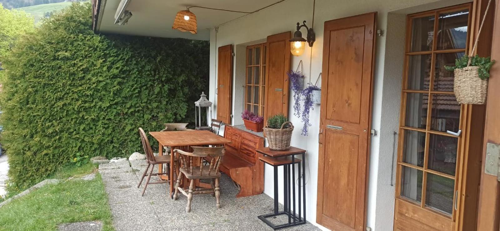 Cozy Apartment In The Heart Of The Alps Château-d'Oex Eksteriør billede