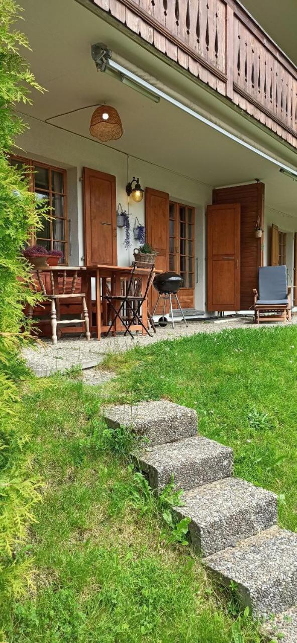 Cozy Apartment In The Heart Of The Alps Château-d'Oex Eksteriør billede