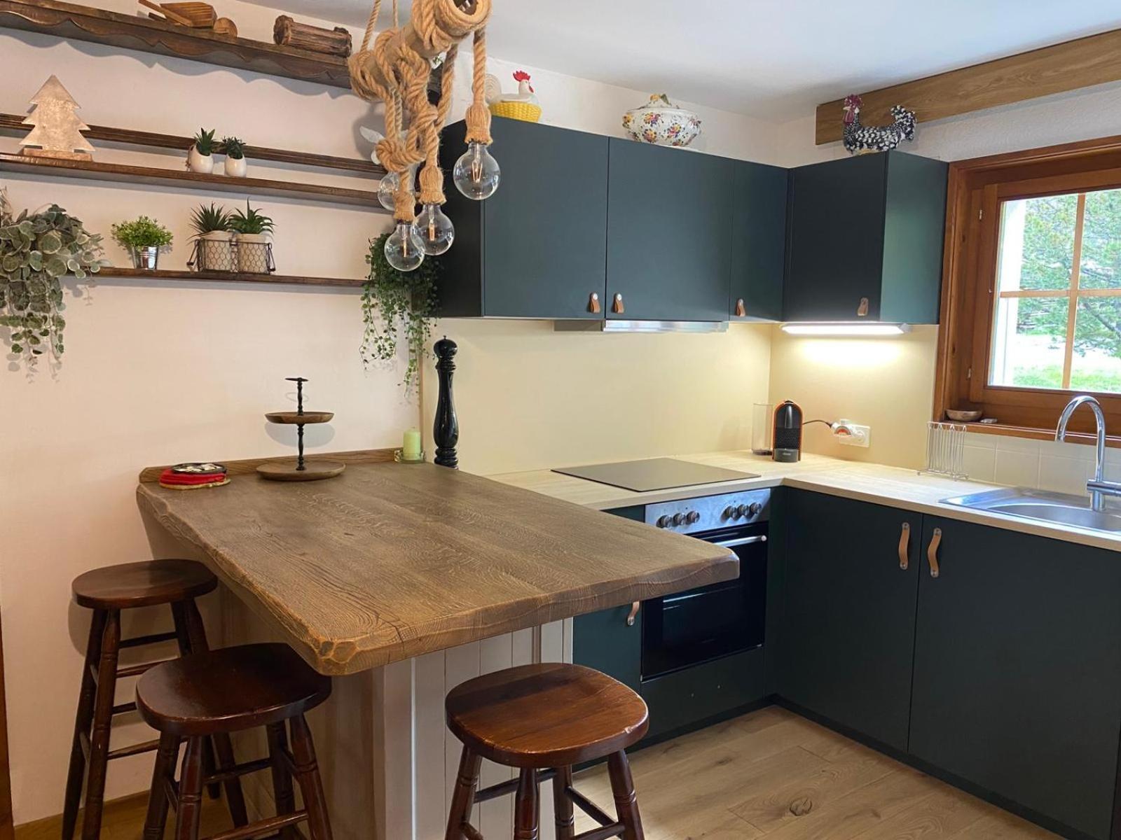 Cozy Apartment In The Heart Of The Alps Château-d'Oex Eksteriør billede